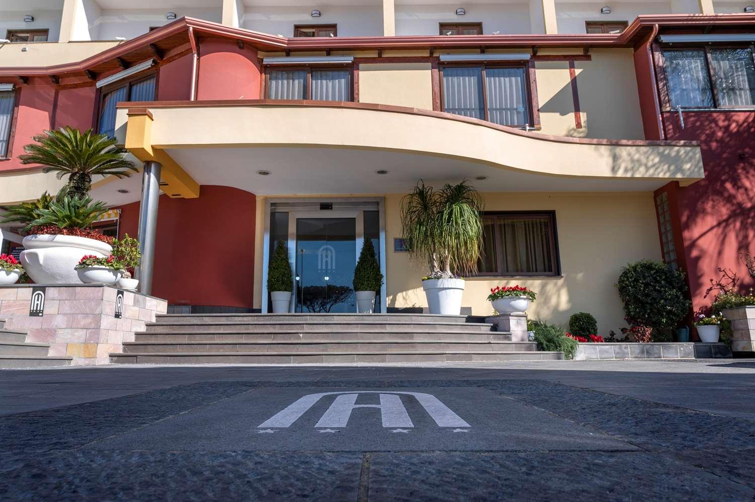 Hotel Agora Sure Hotel Collection By Best Western لاغو باتريا المظهر الخارجي الصورة
