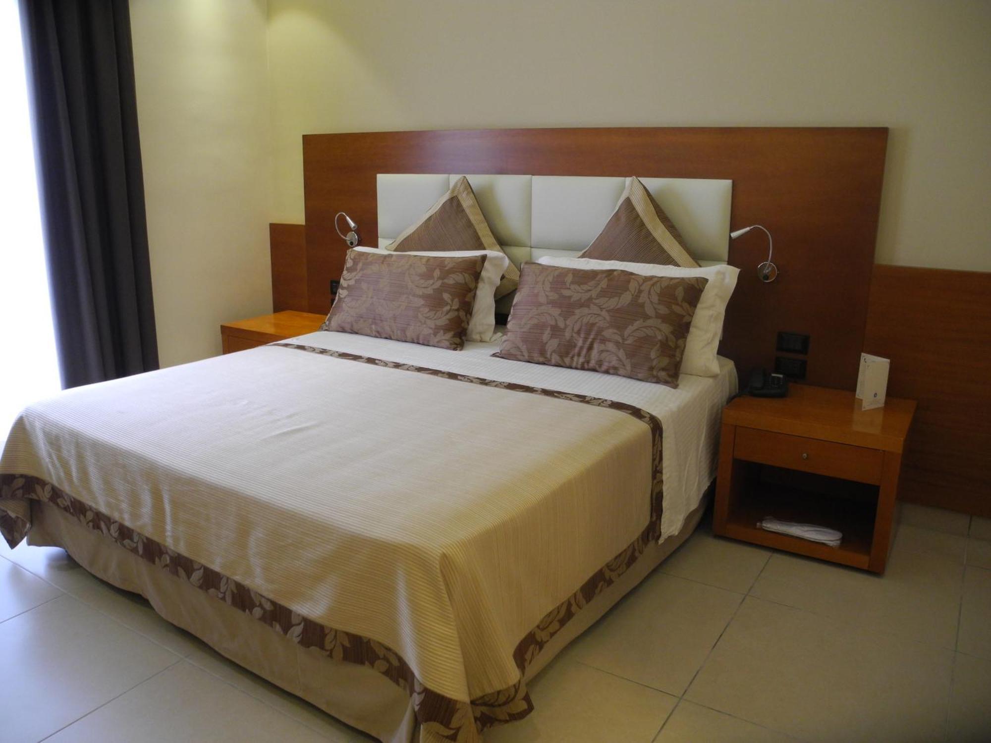 Hotel Agora Sure Hotel Collection By Best Western لاغو باتريا المظهر الخارجي الصورة