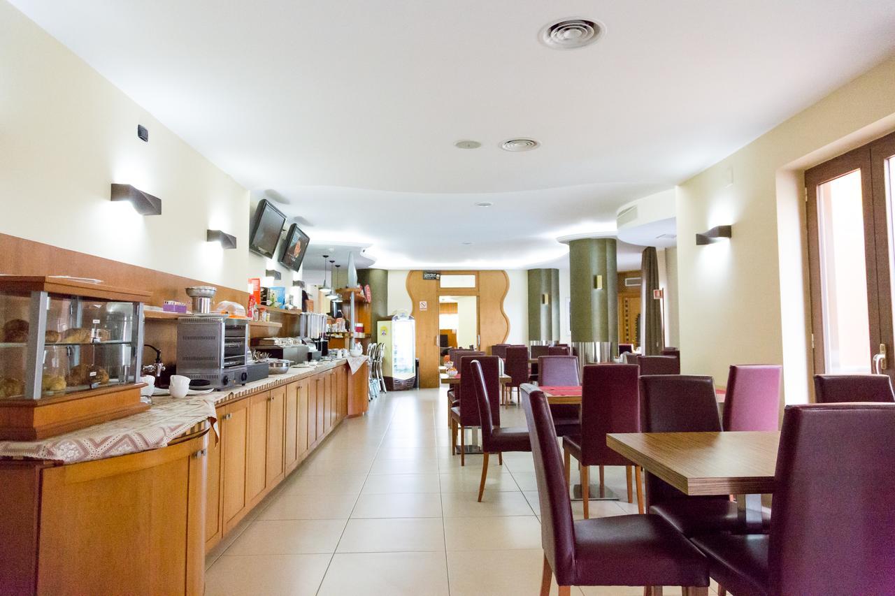 Hotel Agora Sure Hotel Collection By Best Western لاغو باتريا المظهر الخارجي الصورة