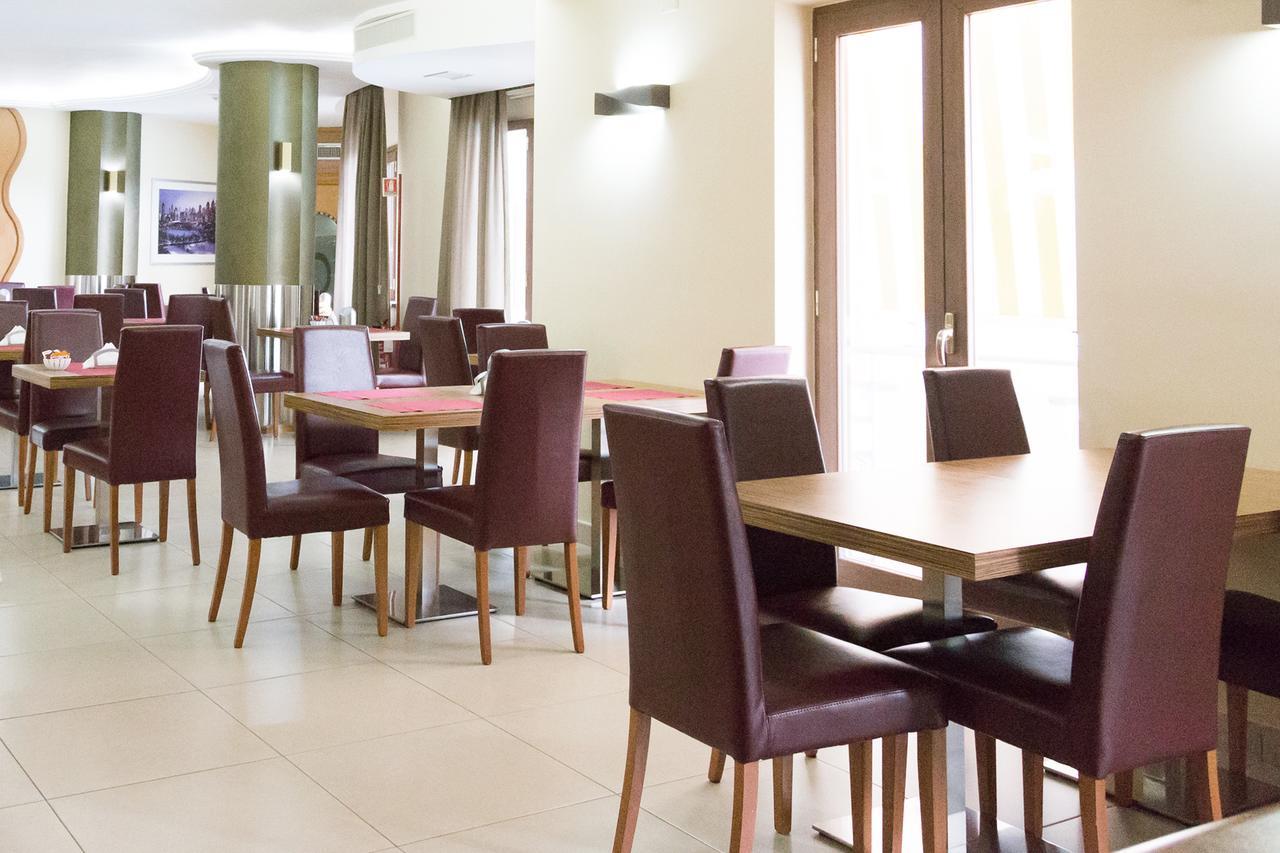 Hotel Agora Sure Hotel Collection By Best Western لاغو باتريا المظهر الخارجي الصورة